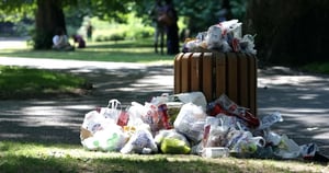 litter-trash-can-august-dumpster-full-garbage-nature-park-litter-picnic-trash-cans-dump-wrappers-waste-ultra-high-definition-5-liter-trash-can